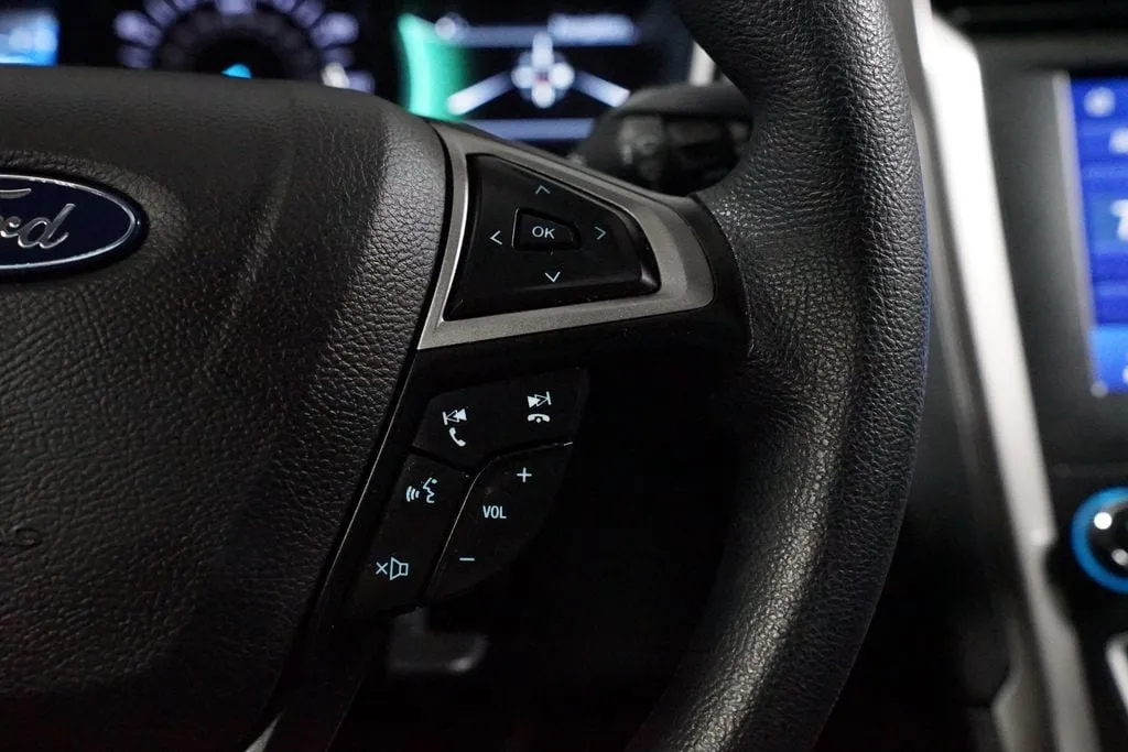 2020 Ford Fusion SE thumbnail 13