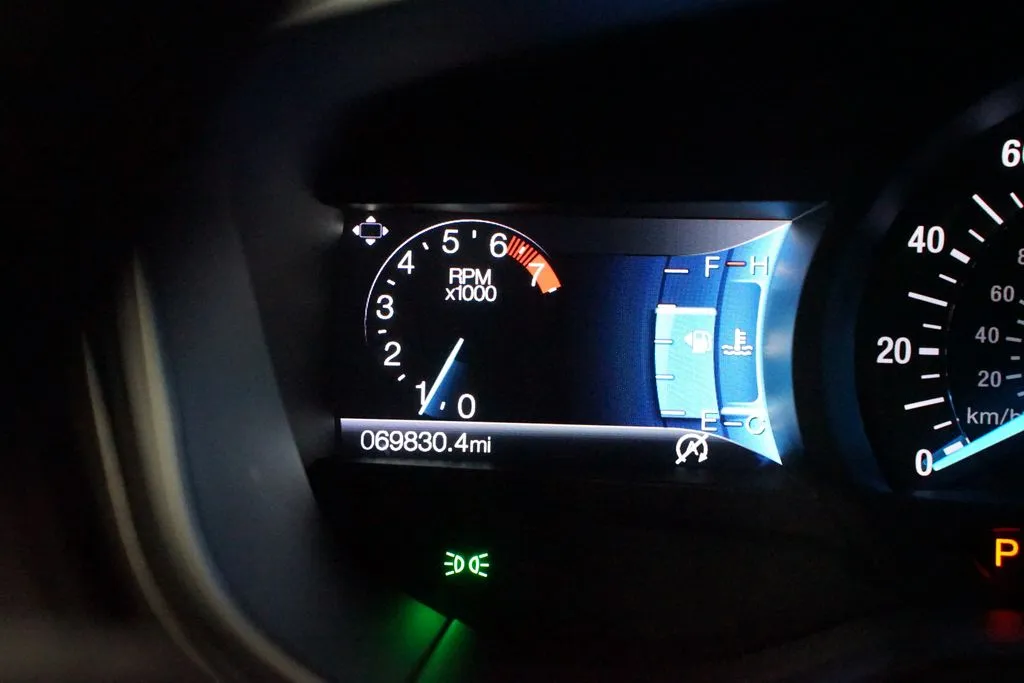 2020 Ford Fusion SE thumbnail 16