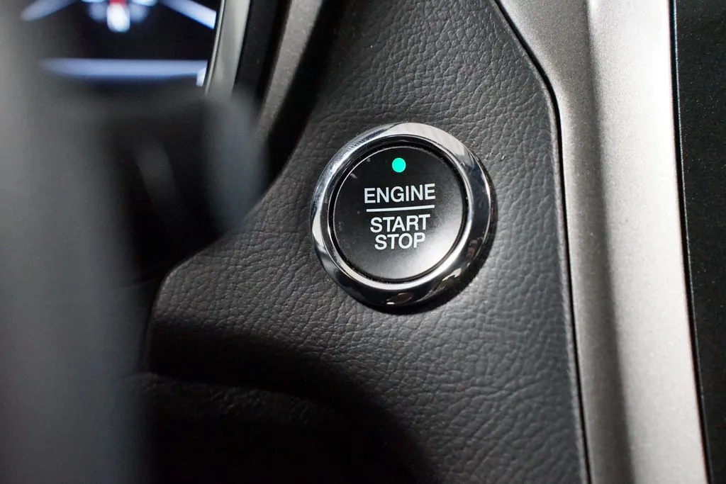 2020 Ford Fusion SE thumbnail 23