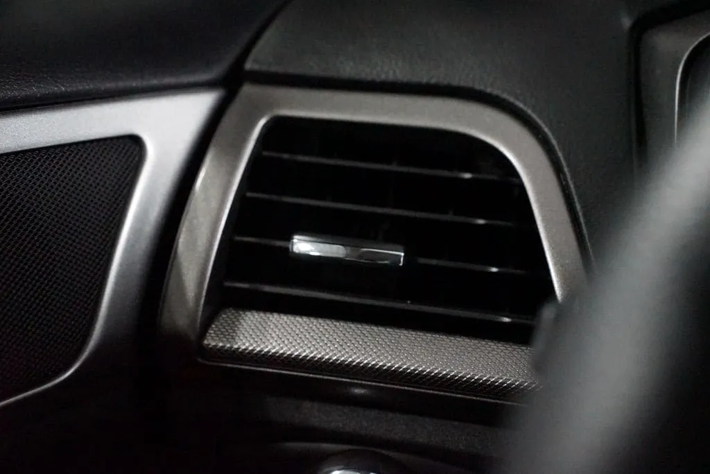2020 Ford Fusion SE thumbnail 25
