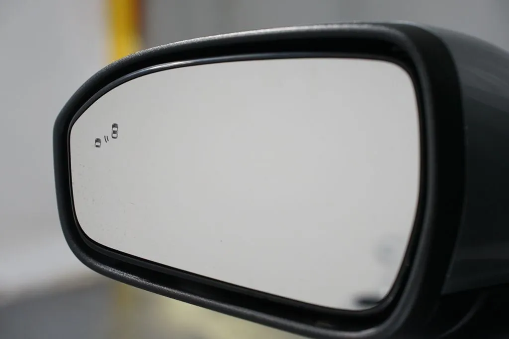 2020 Ford Fusion SE thumbnail 26