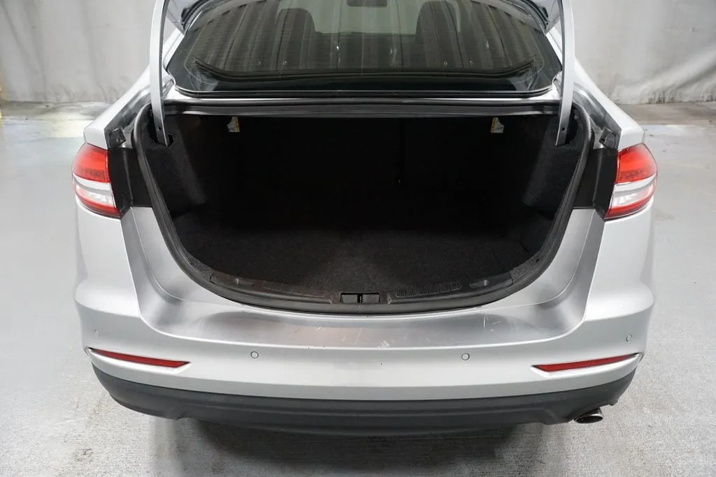 2020 Ford Fusion SE thumbnail 34
