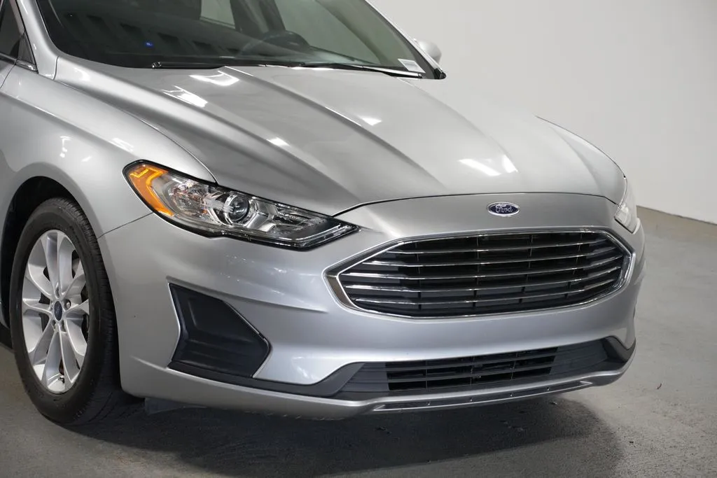 2020 Ford Fusion SE thumbnail 4