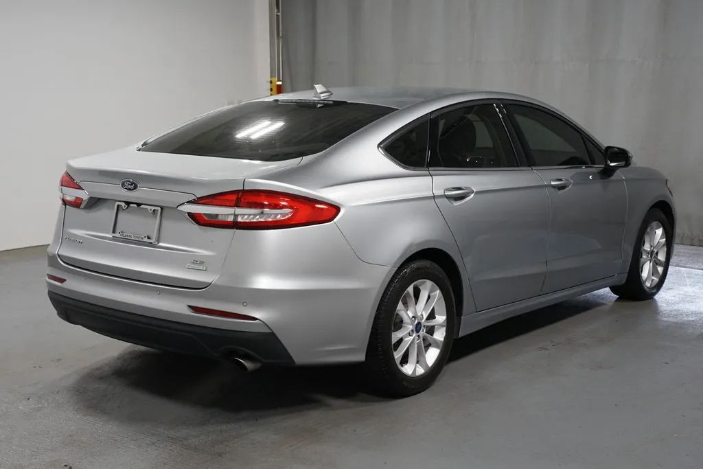 2020 Ford Fusion SE thumbnail 8
