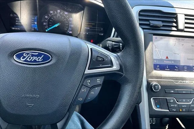 2020 Ford Fusion SE thumbnail 11