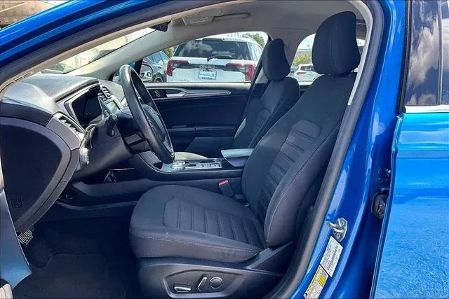 2020 Ford Fusion SE thumbnail 18