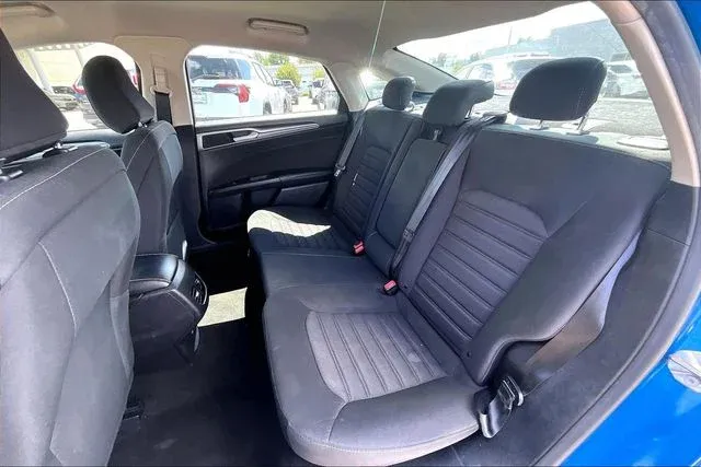 2020 Ford Fusion SE thumbnail 19