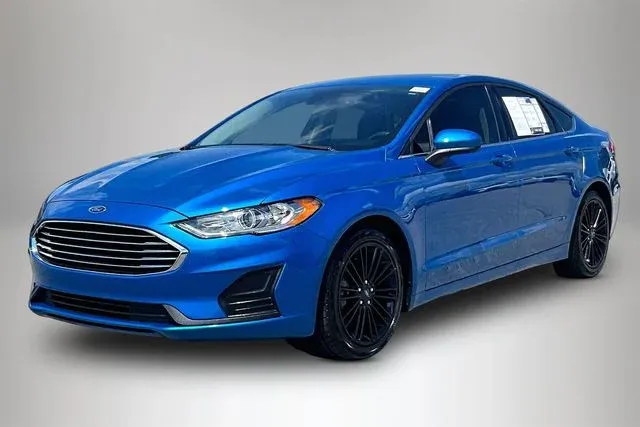 2020 Ford Fusion SE thumbnail 2