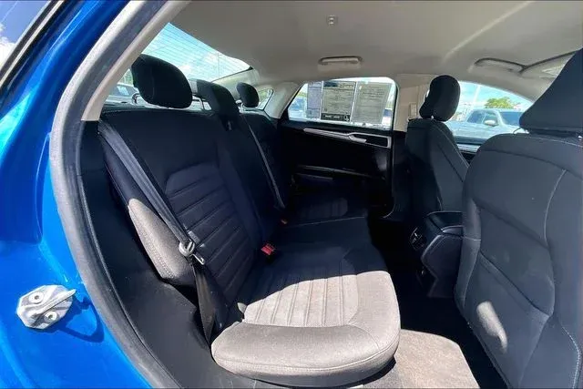 2020 Ford Fusion SE thumbnail 20