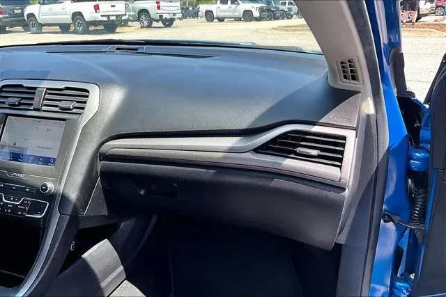 2020 Ford Fusion SE thumbnail 21