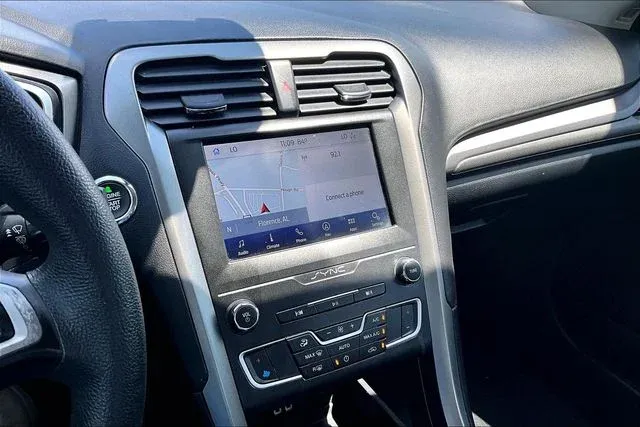 2020 Ford Fusion SE thumbnail 22