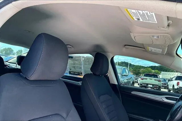 2020 Ford Fusion SE thumbnail 26