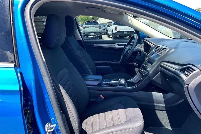 2020 Ford Fusion SE thumbnail 28