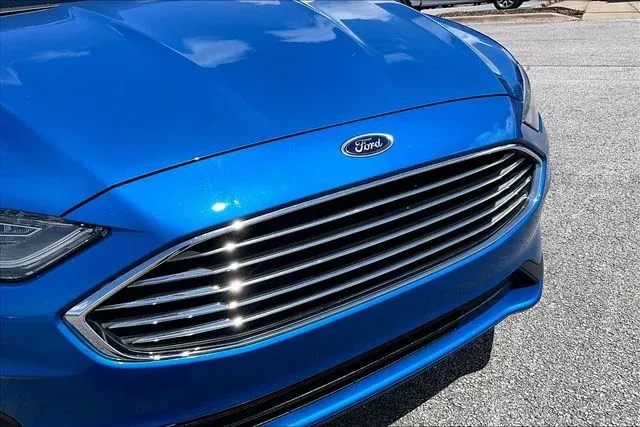 2020 Ford Fusion SE thumbnail 29