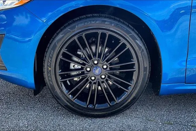 2020 Ford Fusion SE thumbnail 30
