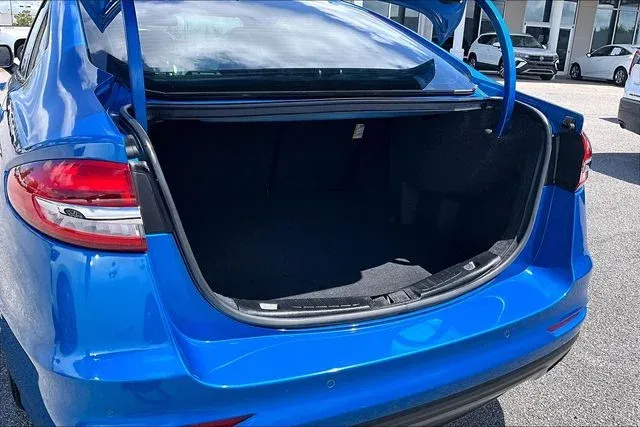 2020 Ford Fusion SE thumbnail 31