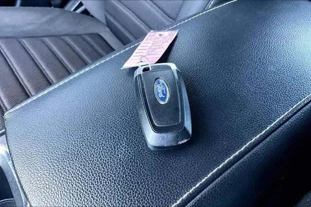2020 Ford Fusion SE thumbnail 35