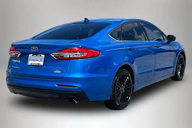 2020 Ford Fusion SE thumbnail 5