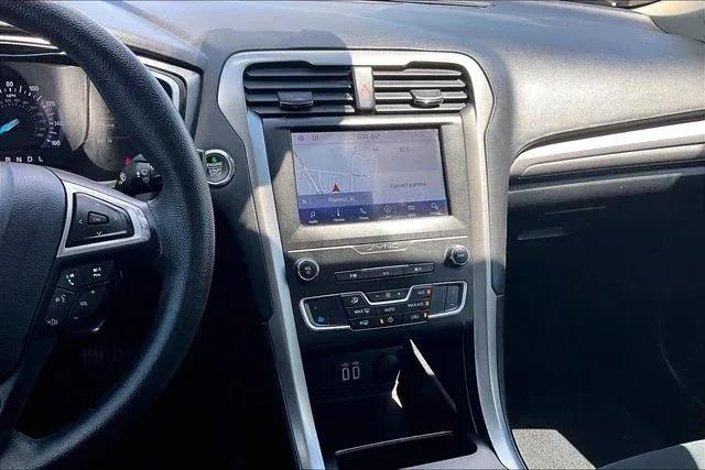 2020 Ford Fusion SE thumbnail 9