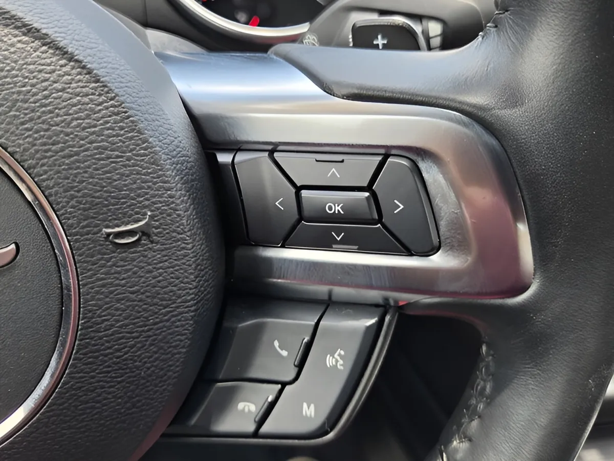 2020 Ford Mustang EcoBoost Premium thumbnail 26