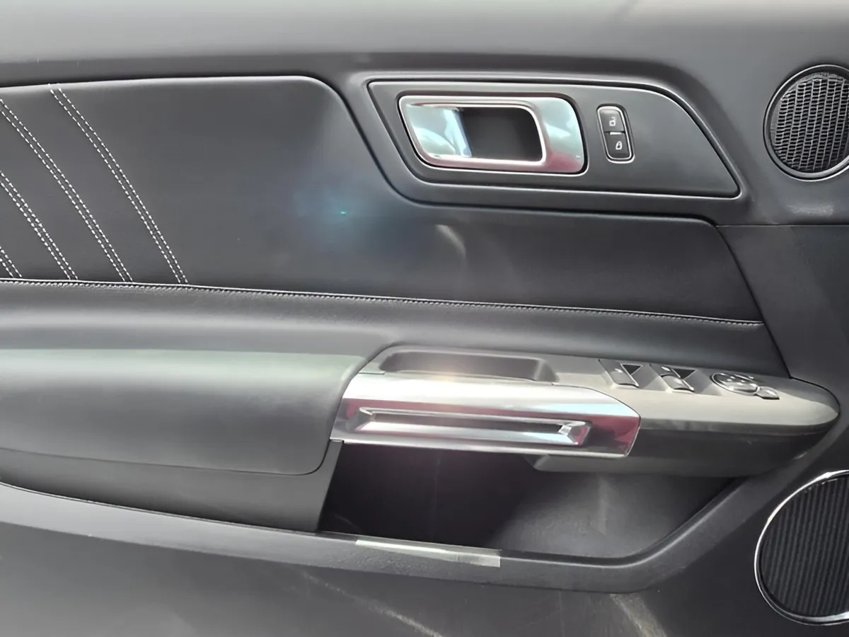 2020 Ford Mustang EcoBoost Premium thumbnail 29