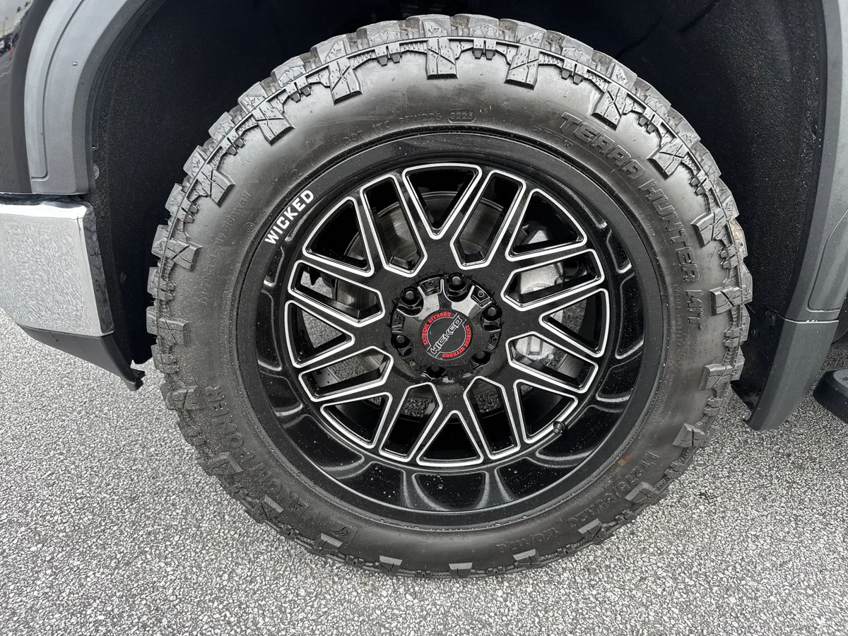2020 GMC Sierra 1500 SLT thumbnail 12