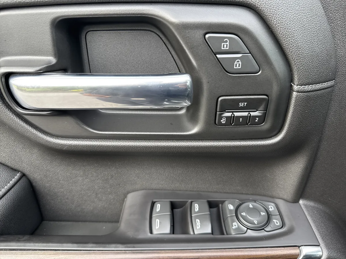 2020 GMC Sierra 1500 SLT thumbnail 14