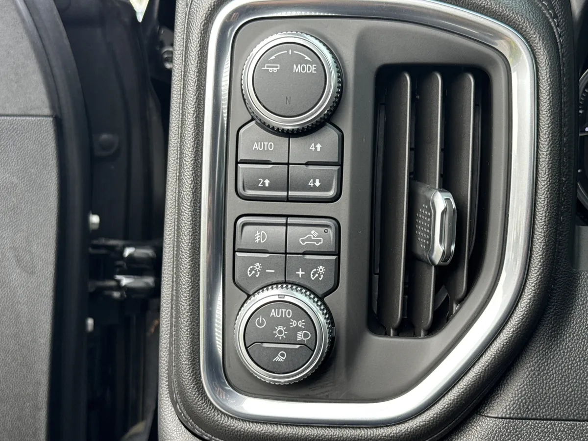 2020 GMC Sierra 1500 SLT thumbnail 18