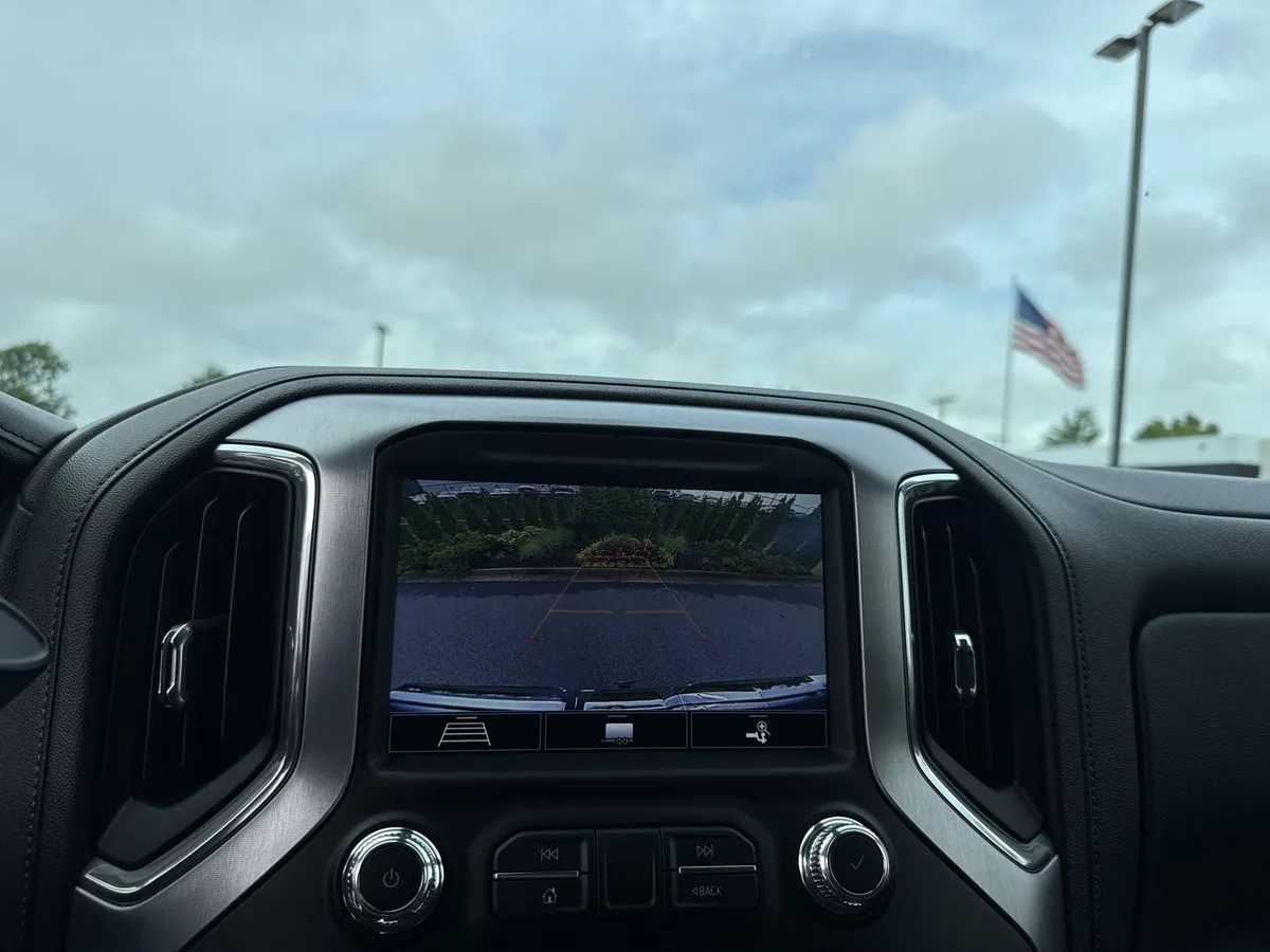 2020 GMC Sierra 1500 SLT thumbnail 25