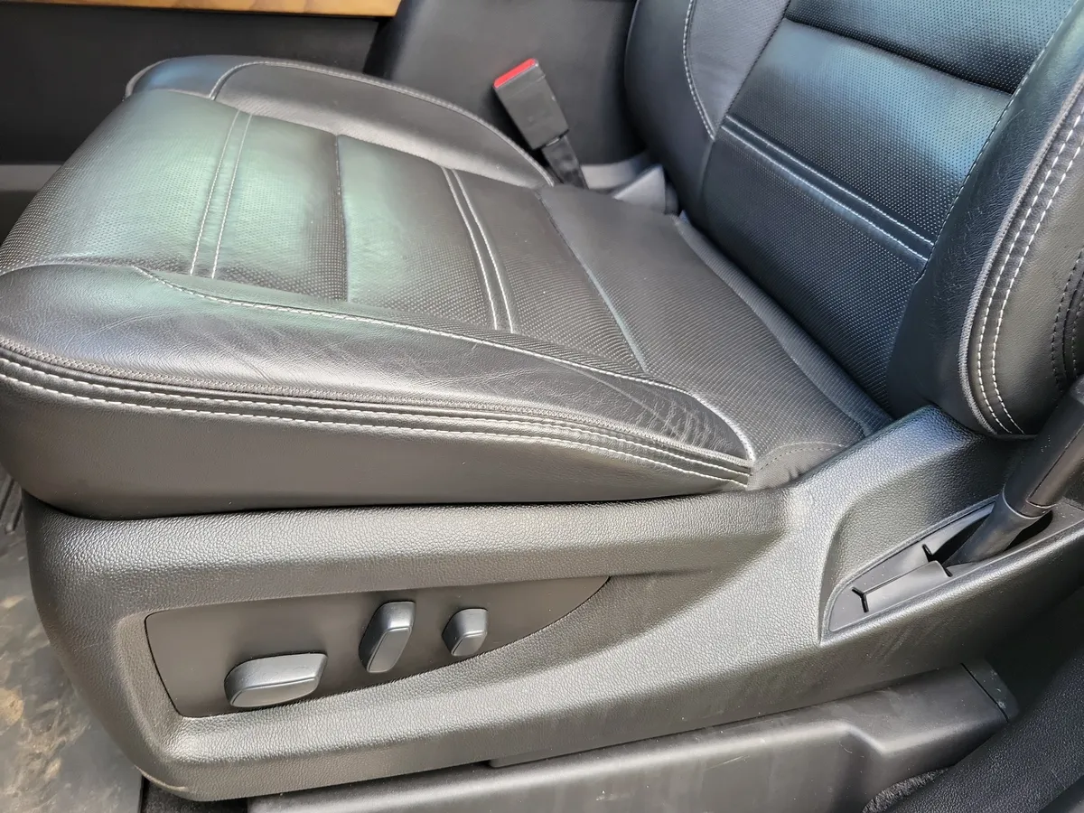 2020 GMC Yukon Denali thumbnail 12