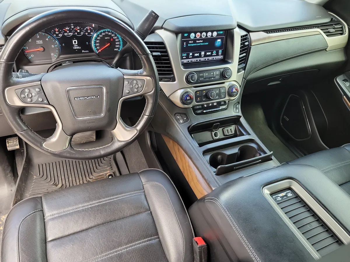 2020 GMC Yukon Denali thumbnail 16