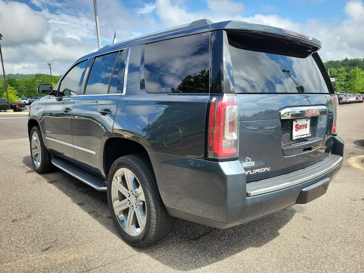 2020 GMC Yukon Denali thumbnail 3