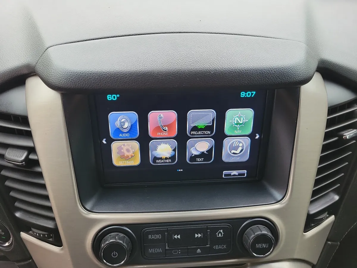2020 GMC Yukon XL Denali thumbnail 16