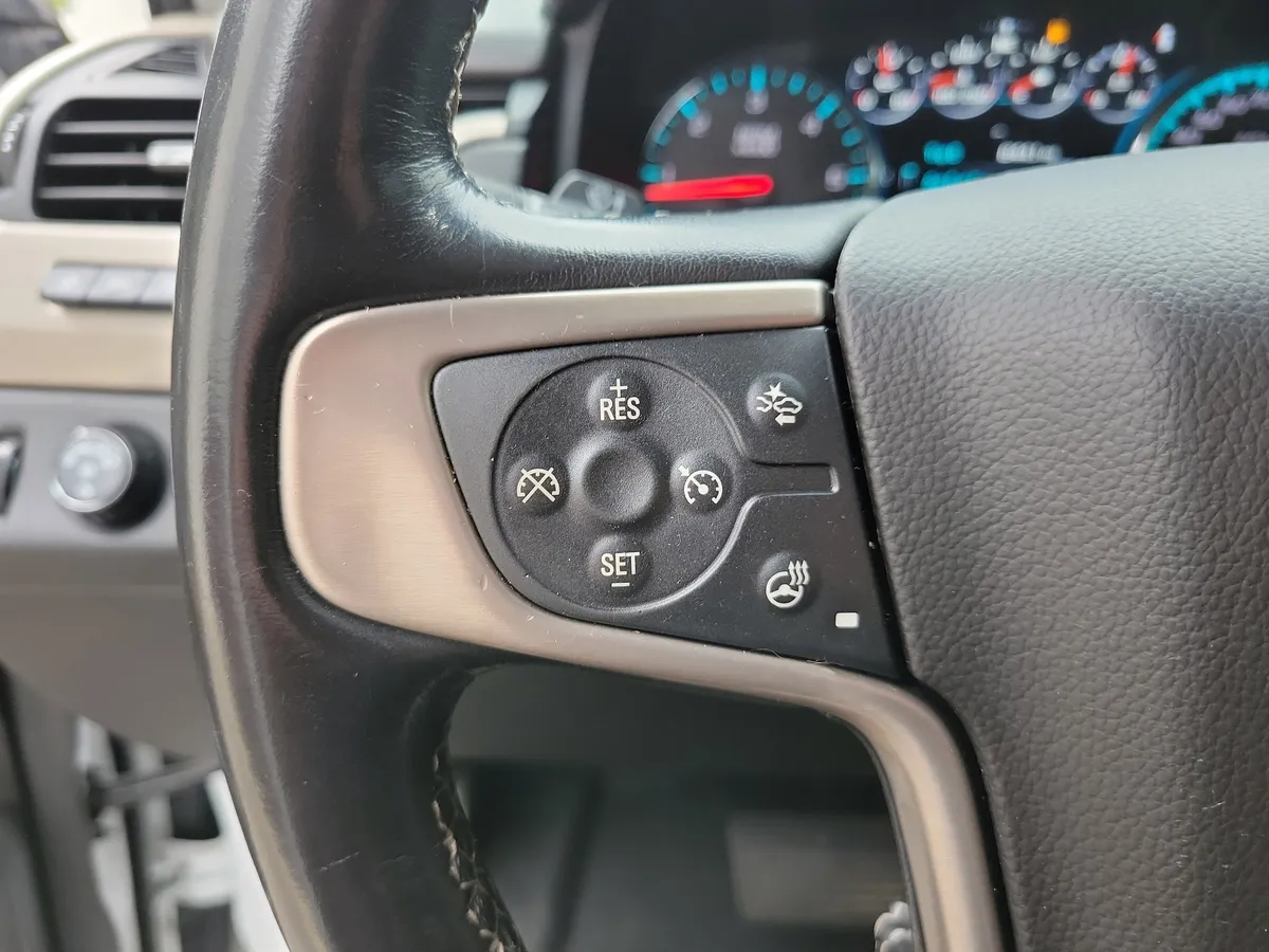 2020 GMC Yukon XL Denali thumbnail 21