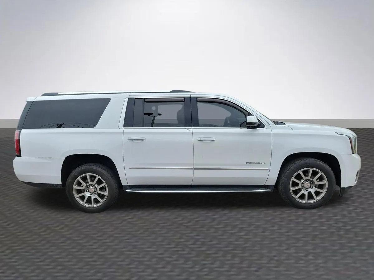 2020 GMC Yukon XL Denali thumbnail 4