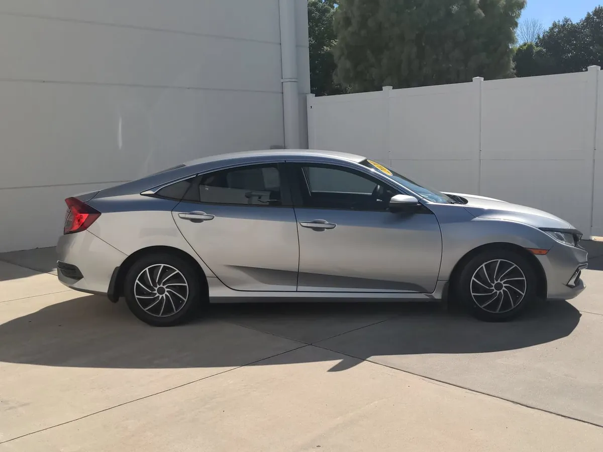 2020 Honda Civic LX thumbnail 10