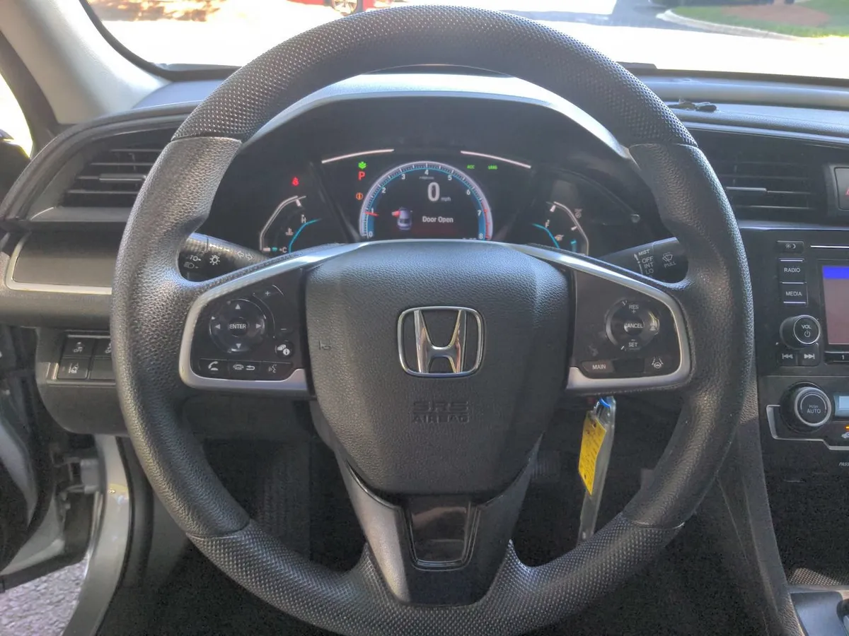 2020 Honda Civic LX thumbnail 17