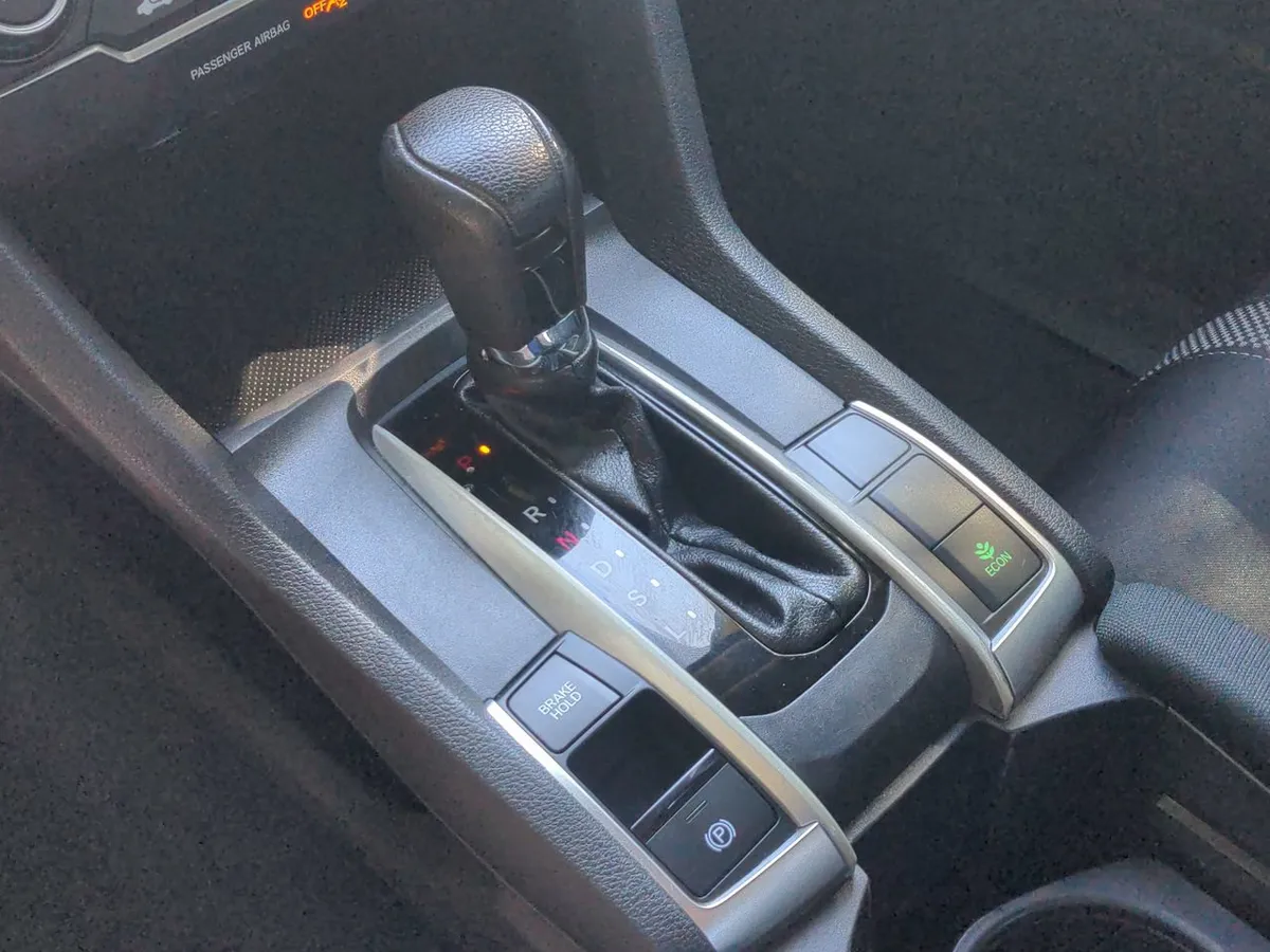 2020 Honda Civic LX thumbnail 24