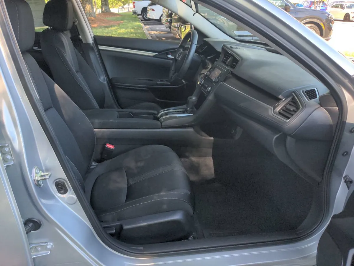 2020 Honda Civic LX thumbnail 31