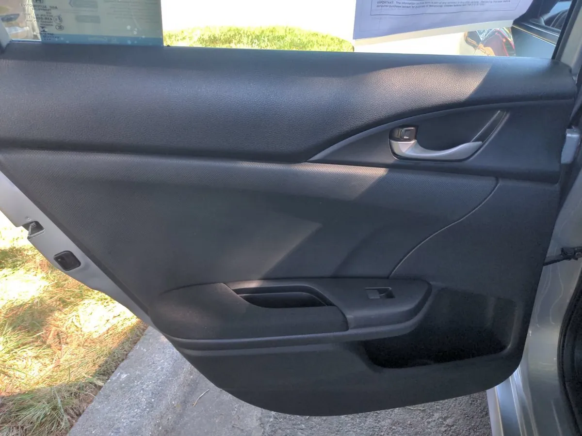 2020 Honda Civic LX thumbnail 39