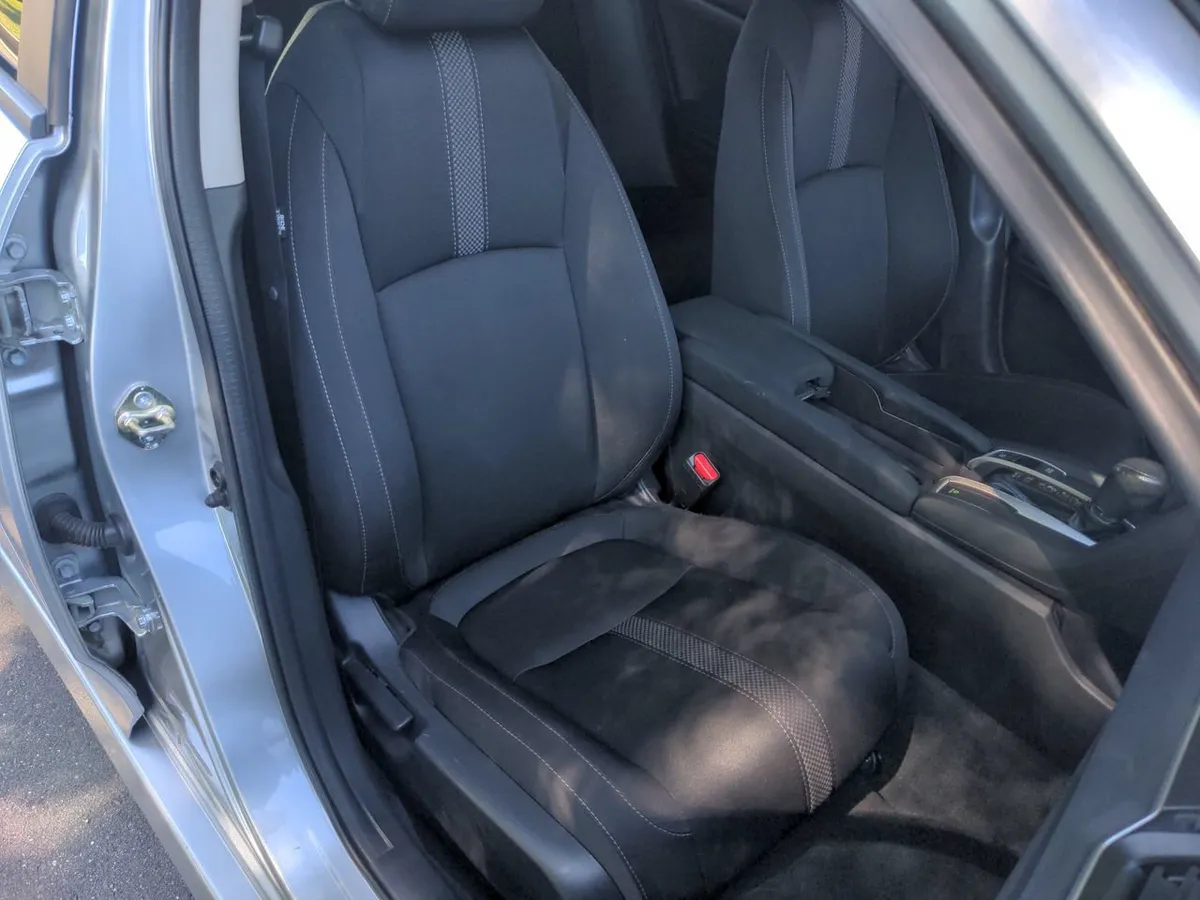 2020 Honda Civic LX thumbnail 42