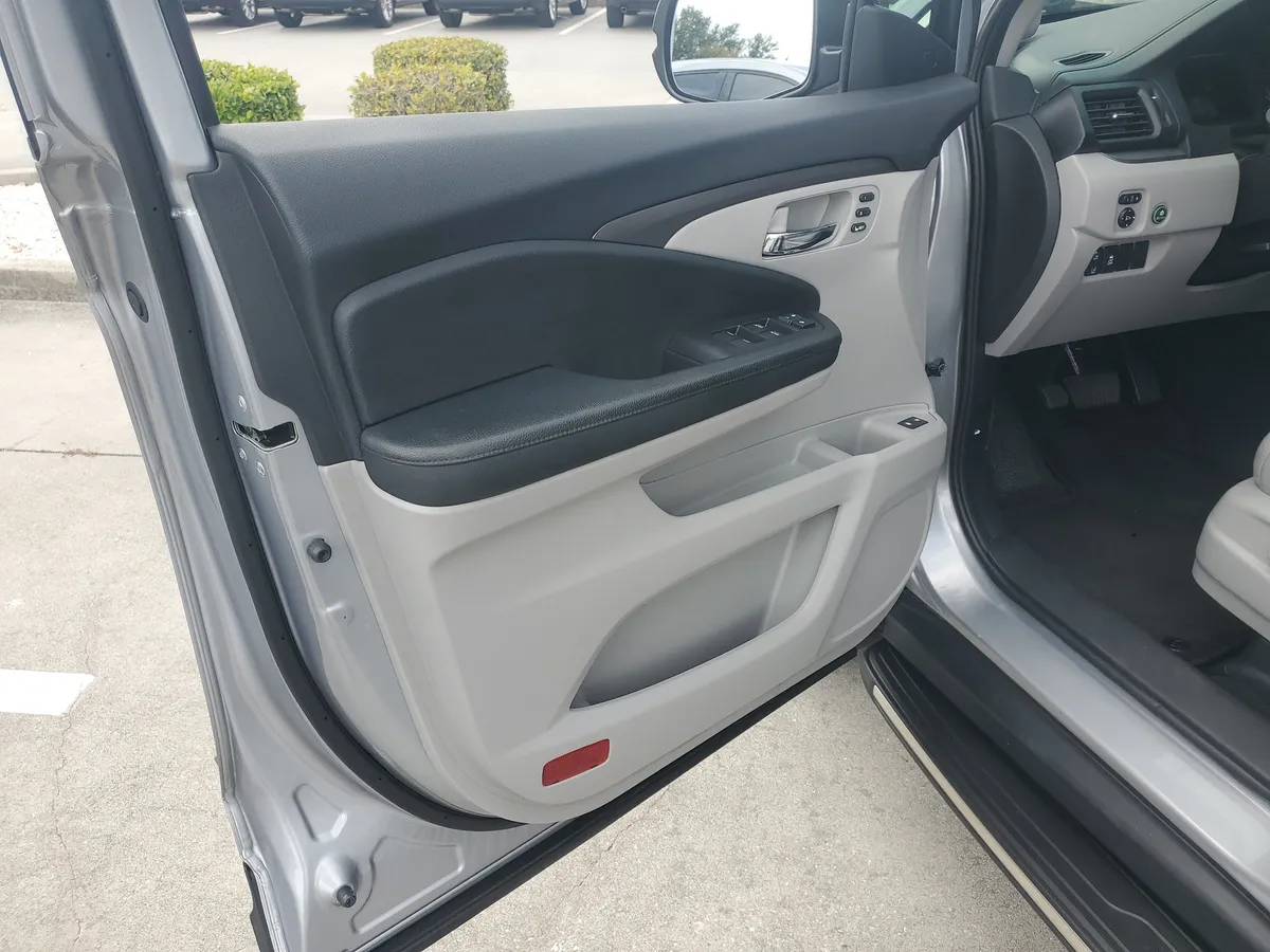 2020 Honda Pilot EX-L thumbnail 23