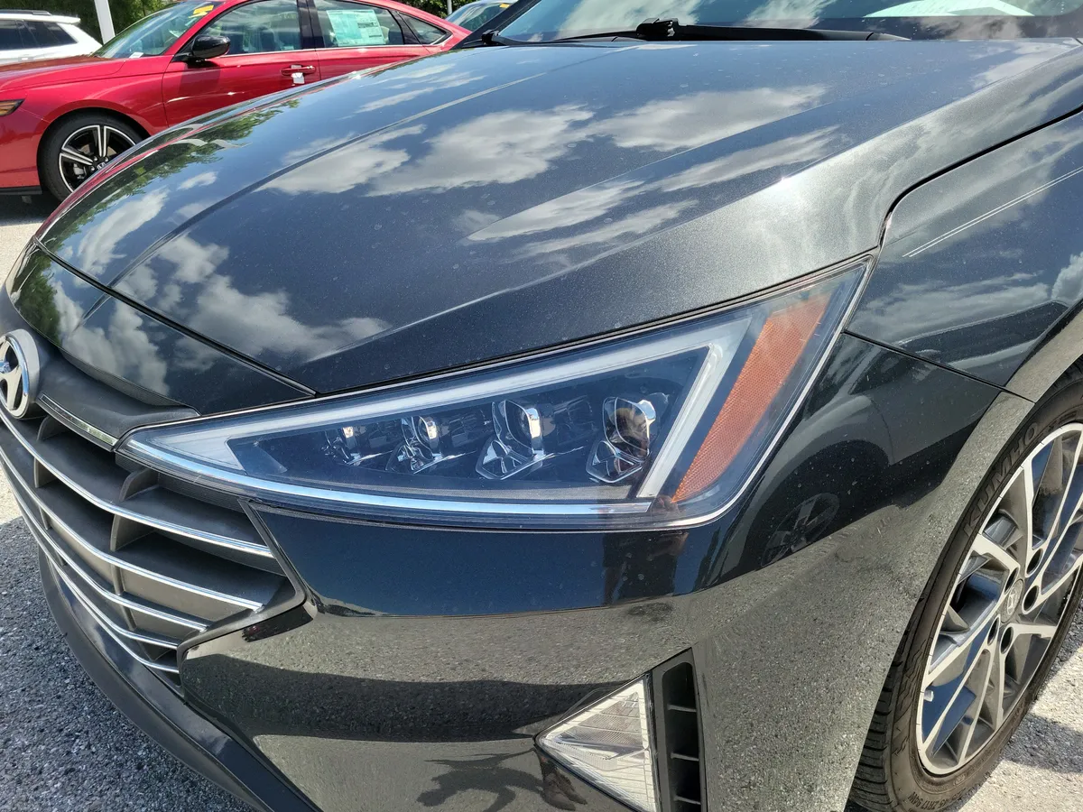 2020 Hyundai Elantra Limited thumbnail 5