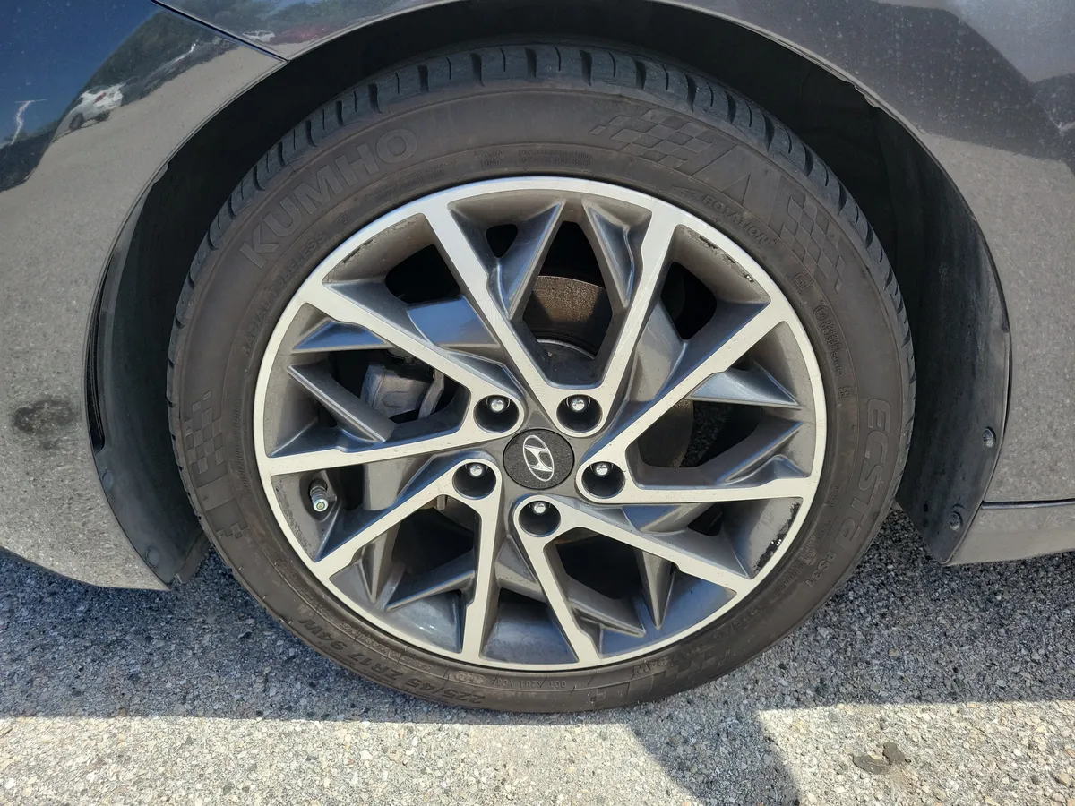 2020 Hyundai Elantra Limited thumbnail 6