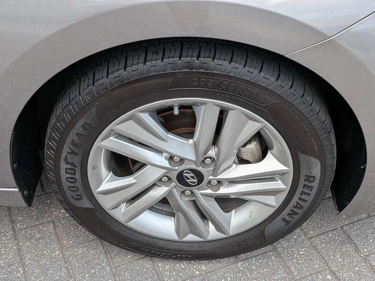 2020 Hyundai Elantra Value Edition thumbnail 13