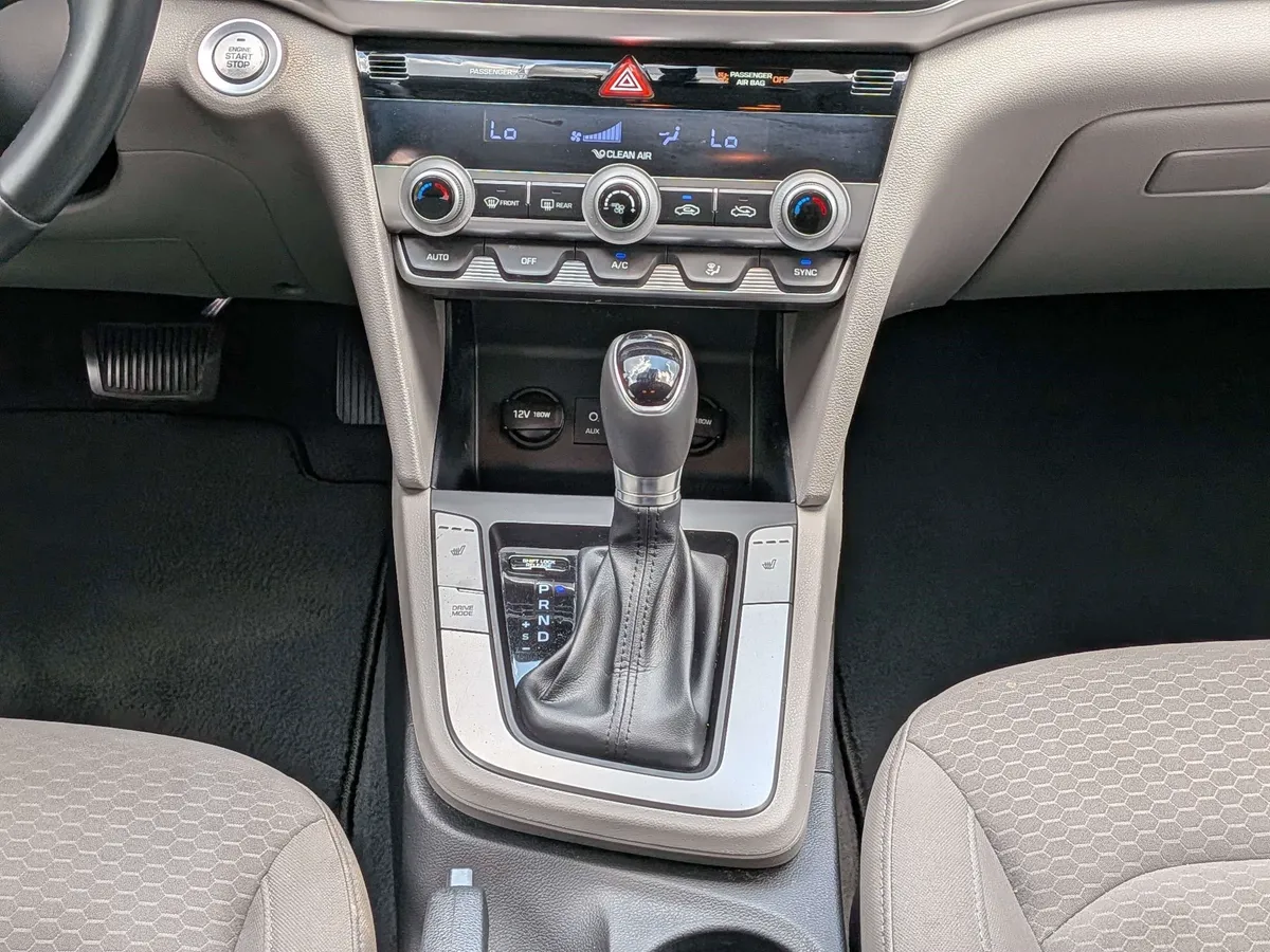 2020 Hyundai Elantra Value Edition thumbnail 21
