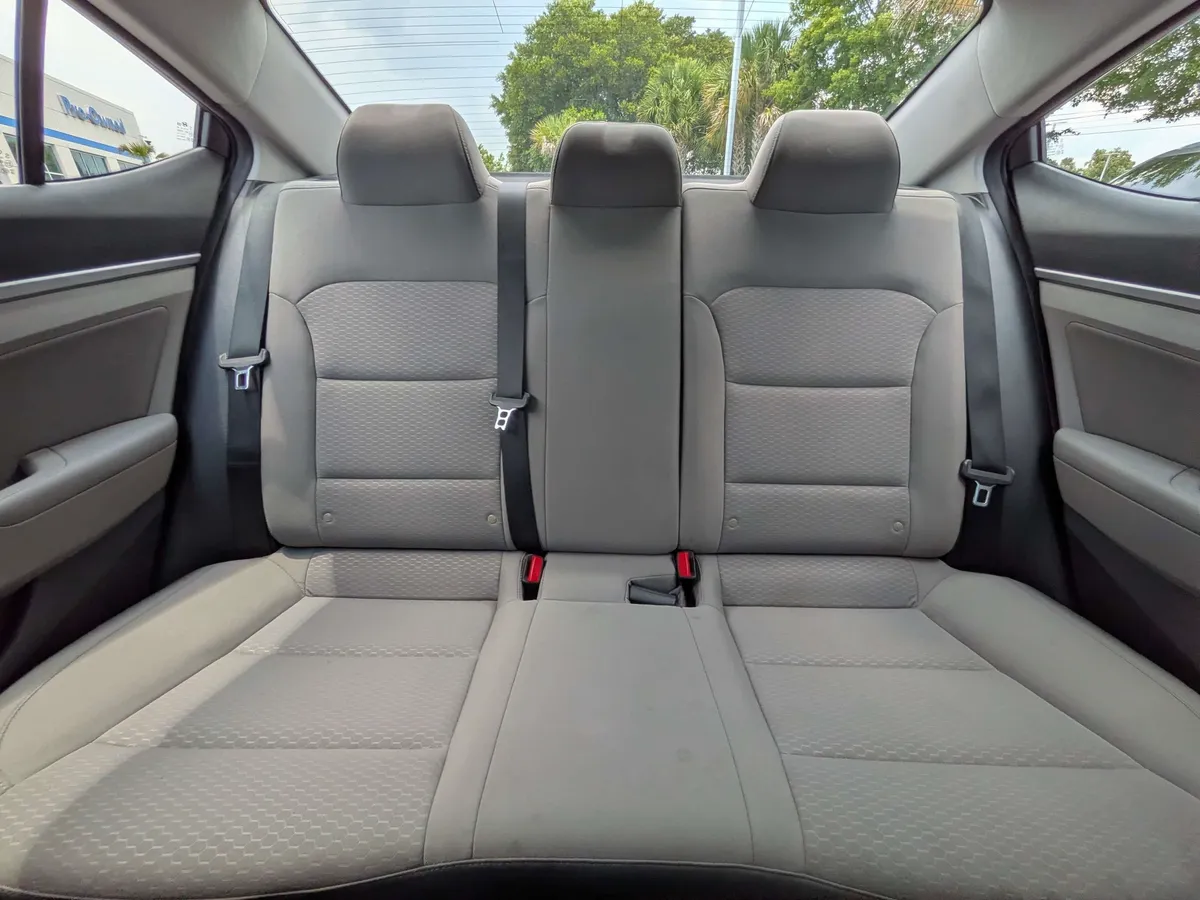2020 Hyundai Elantra Value Edition thumbnail 23