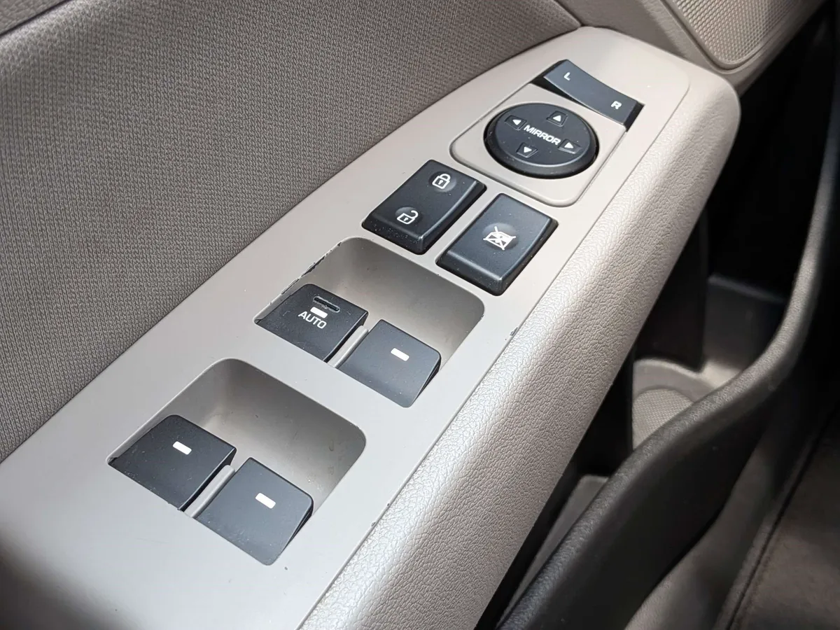 2020 Hyundai Elantra Value Edition thumbnail 28