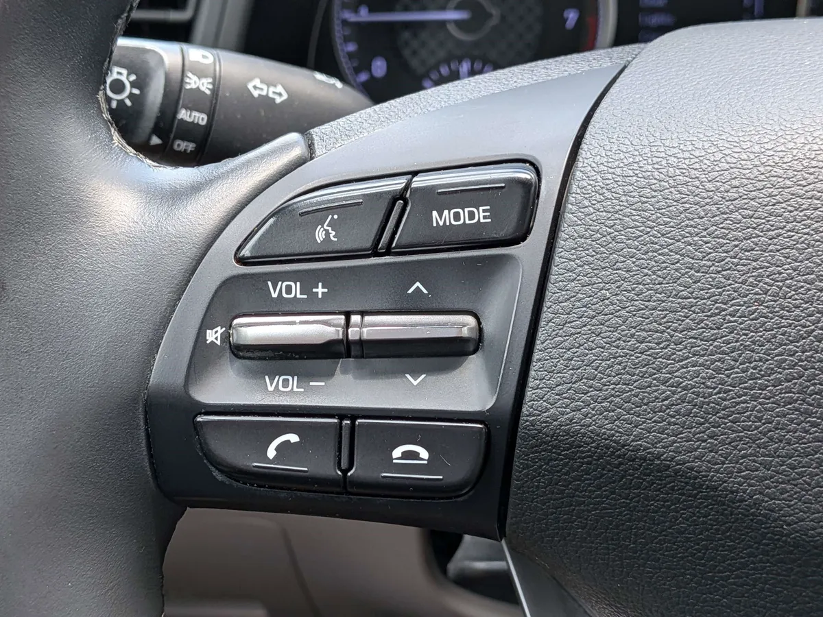 2020 Hyundai Elantra Value Edition thumbnail 30