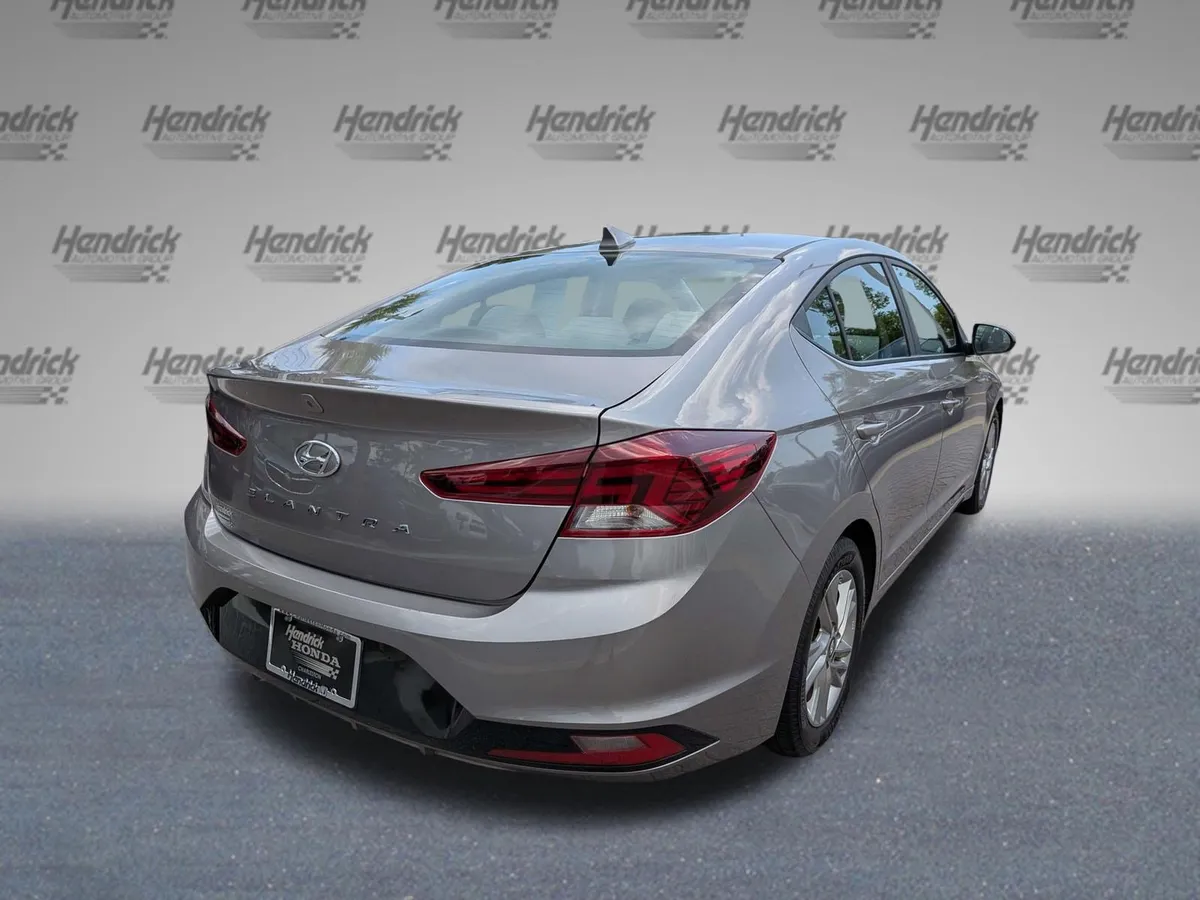 2020 Hyundai Elantra Value Edition thumbnail 4